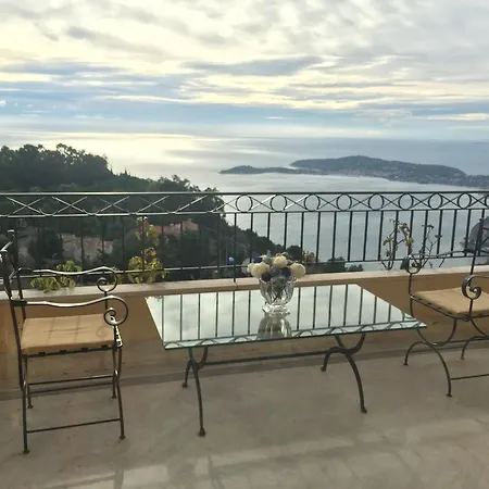 Sunny Panoramic Balcony アパート *